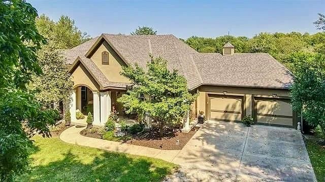 9885 Edgerton Road, De Soto, KS 66018