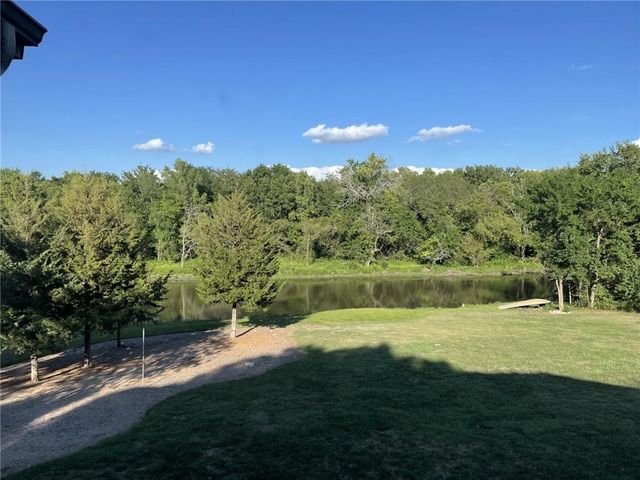 9885 Edgerton Road, De Soto, KS 66018