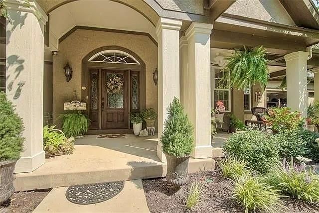 9885 Edgerton Road, De Soto, KS 66018