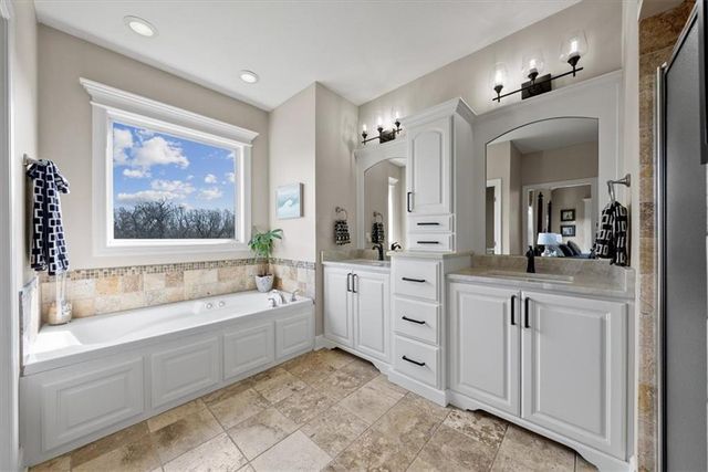 9885 Edgerton Road, De Soto, KS 66018
