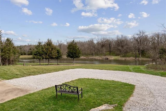 9885 Edgerton Road, De Soto, KS 66018