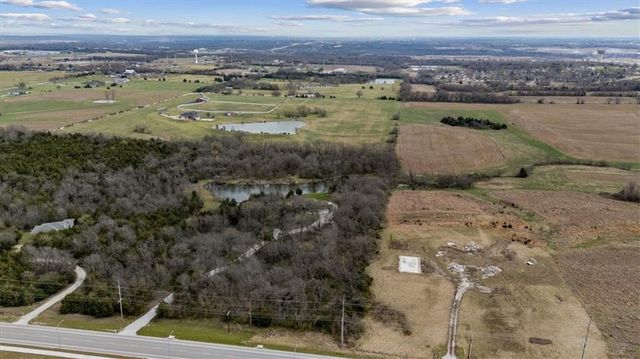 9885 Edgerton Road, De Soto, KS 66018