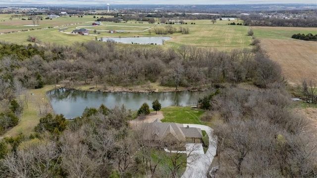 9885 Edgerton Road, De Soto, KS 66018