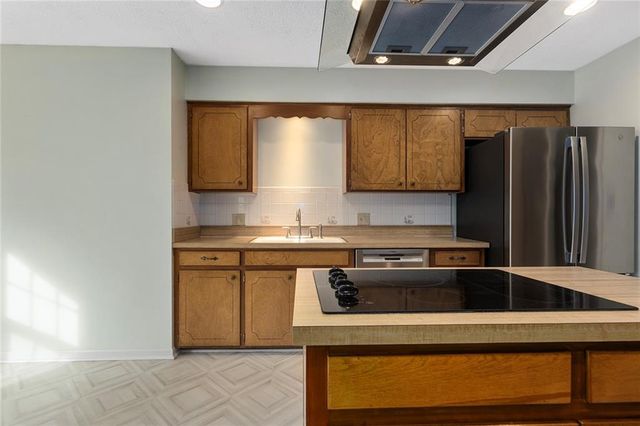 3401 E 105th Terrace, Kansas City, MO 64137