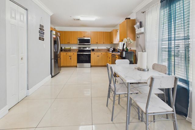 657 PERDIDO HEIGHTS Drive, Lake Belvedere Estates, West Palm Beach, FL 33413