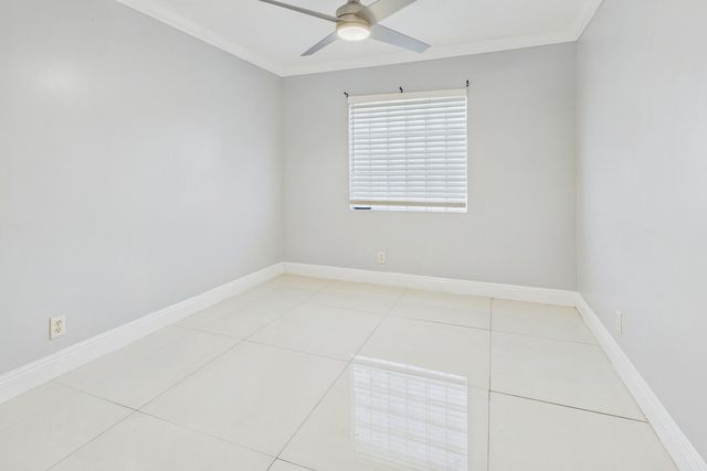 657 PERDIDO HEIGHTS Drive, Lake Belvedere Estates, West Palm Beach, FL 33413