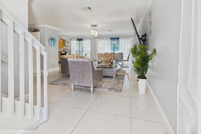657 PERDIDO HEIGHTS Drive, Lake Belvedere Estates, West Palm Beach, FL 33413