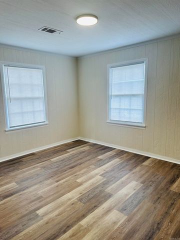 630 Hoover Street, Malvern, AR 72104