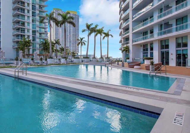 90 SW 3rd St 1213, Miami, FL 33130