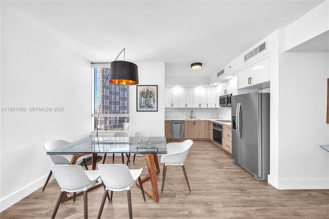 90 SW 3rd St 1213, Miami, FL 33130