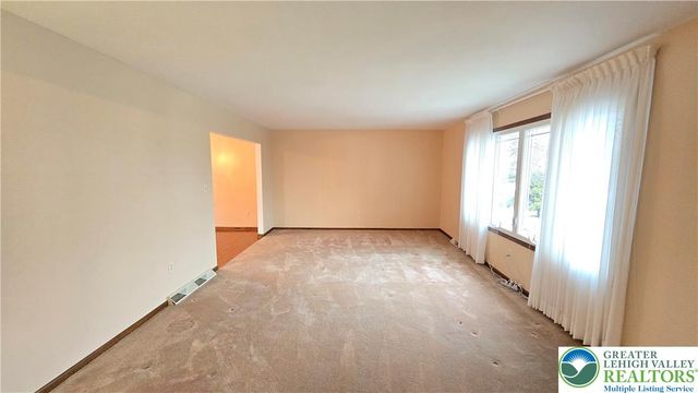 611 Buckingham Drive, Northampton Boro, PA 18067