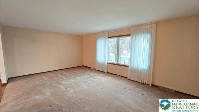 611 Buckingham Drive, Northampton Boro, PA 18067