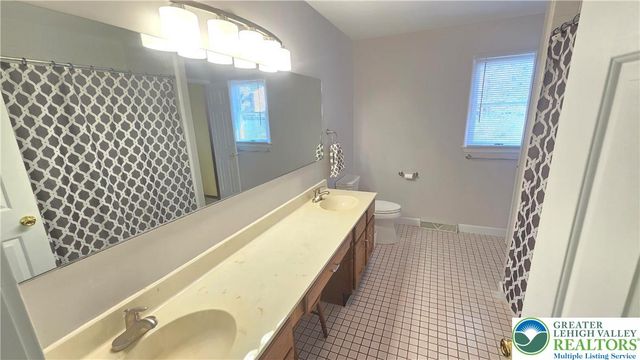 611 Buckingham Drive, Northampton Boro, PA 18067