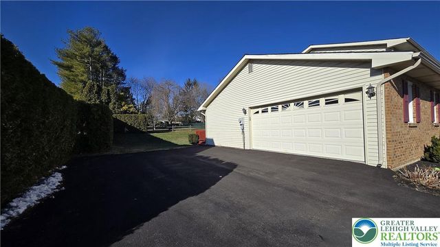 611 Buckingham Drive, Northampton Boro, PA 18067