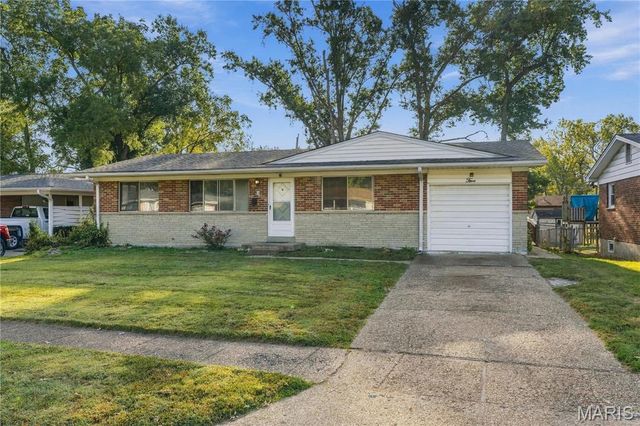 5 Hammes Drive, Florissant, MO 63031