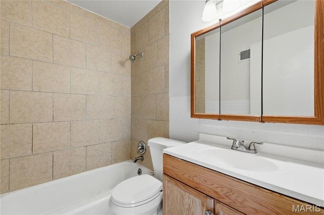 5 Hammes Drive, Florissant, MO 63031