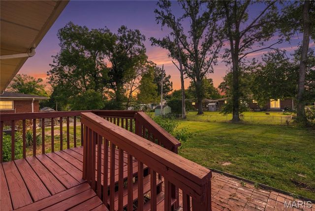 5 Hammes Drive, Florissant, MO 63031