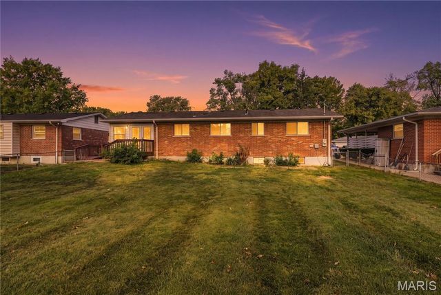 5 Hammes Drive, Florissant, MO 63031