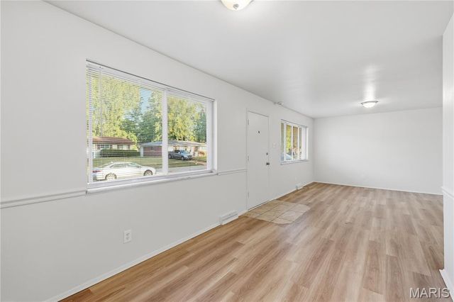 5 Hammes Drive, Florissant, MO 63031