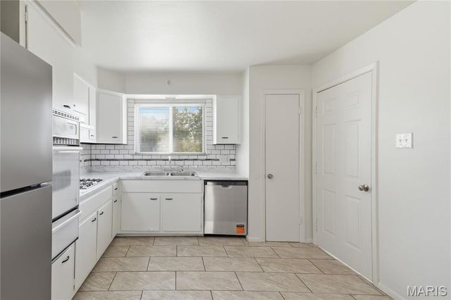 5 Hammes Drive, Florissant, MO 63031
