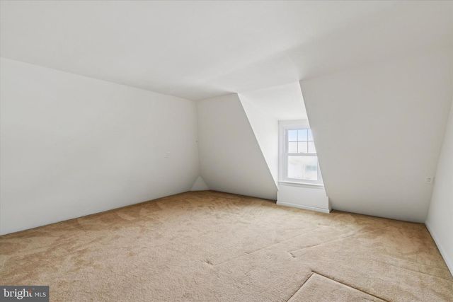 1525 W WYNNEWOOD, Ardmore, PA 19003