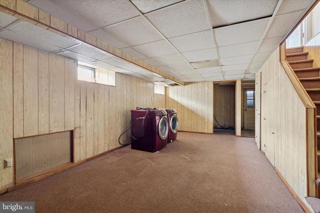 1525 W WYNNEWOOD, Ardmore, PA 19003