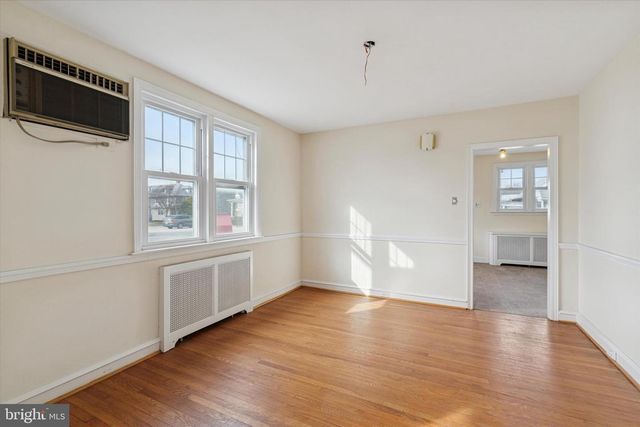 1525 W WYNNEWOOD, Ardmore, PA 19003