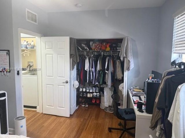16564 SW 43rd St, Unincorporated Dade County, FL 33185
