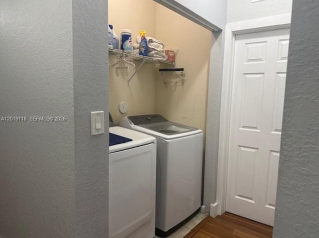 16564 SW 43rd St, Unincorporated Dade County, FL 33185