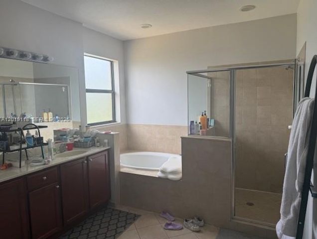 16564 SW 43rd St, Unincorporated Dade County, FL 33185