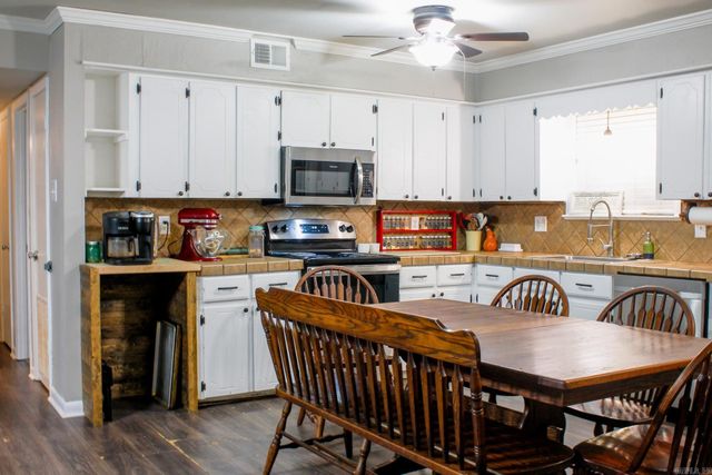 9 Weaver Street, Vilonia, AR 72173