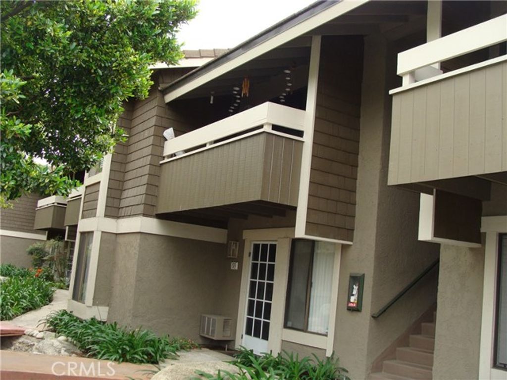 194 Streamwood, Irvine, CA 92620