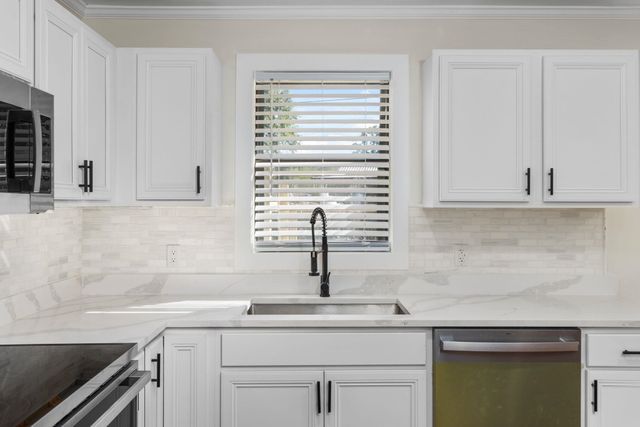 6 COUNTY ROAD 236 RD, Corinth, MS 38834