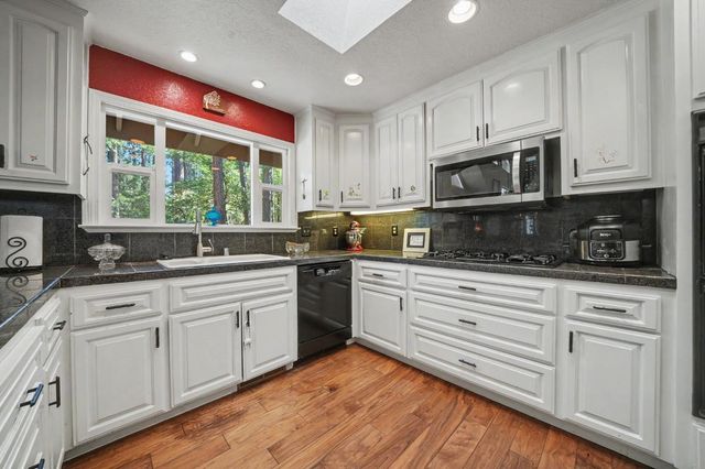 5535 Silver Saddle Ct, Hathaway Pines, CA 95233