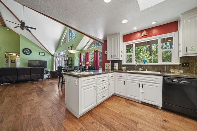 5535 Silver Saddle Ct, Hathaway Pines, CA 95233