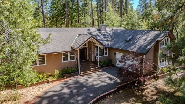 5535 Silver Saddle Ct, Hathaway Pines, CA 95233