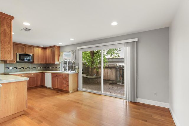 7738 La Mancha Way, Sacramento, CA 95823