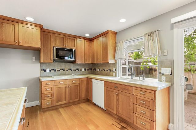 7738 La Mancha Way, Sacramento, CA 95823