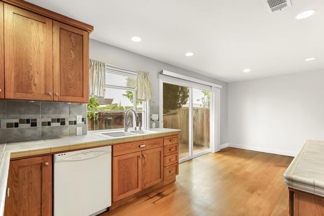 7738 La Mancha Way, Sacramento, CA 95823