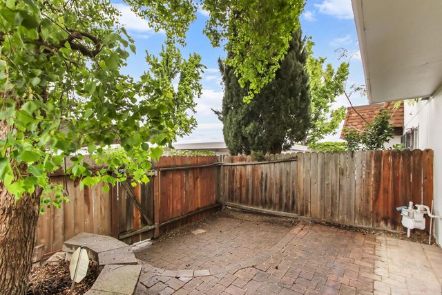 7738 La Mancha Way, Sacramento, CA 95823