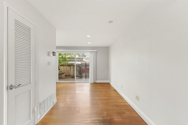 7738 La Mancha Way, Sacramento, CA 95823