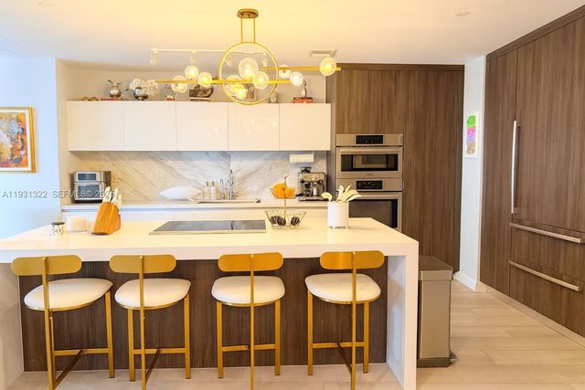 851 NE 1st Ave 2212, Miami, FL 33132