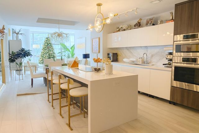 851 NE 1st Ave 2212, Miami, FL 33132