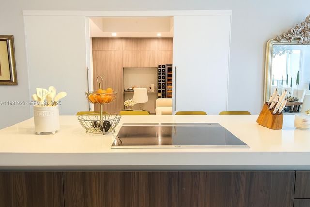 851 NE 1st Ave 2212, Miami, FL 33132