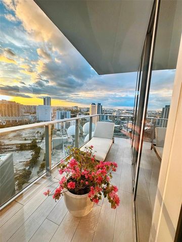 851 NE 1st Ave 2212, Miami, FL 33132