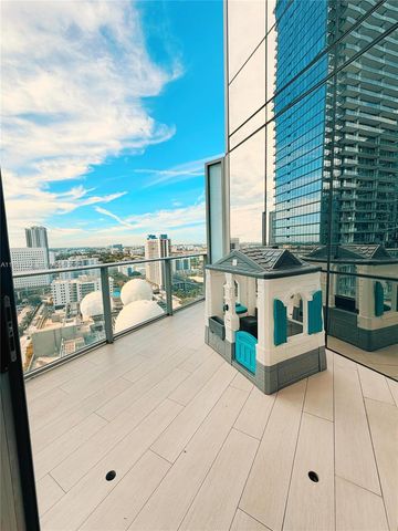 851 NE 1st Ave 2212, Miami, FL 33132