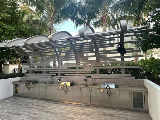 851 NE 1st Ave 2212, Miami, FL 33132