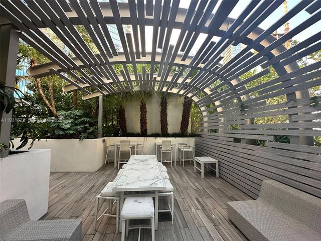 851 NE 1st Ave 2212, Miami, FL 33132