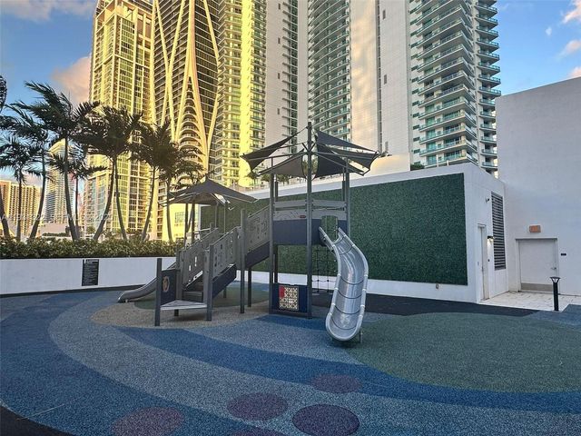 851 NE 1st Ave 2212, Miami, FL 33132