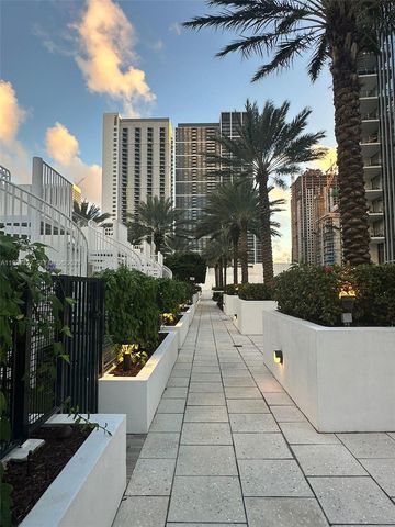 851 NE 1st Ave 2212, Miami, FL 33132